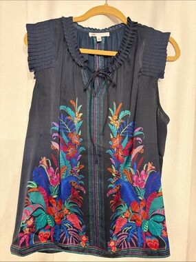 DR2 Navy Embroidered Floral Sleeveless Camisole with Multicolor Accents